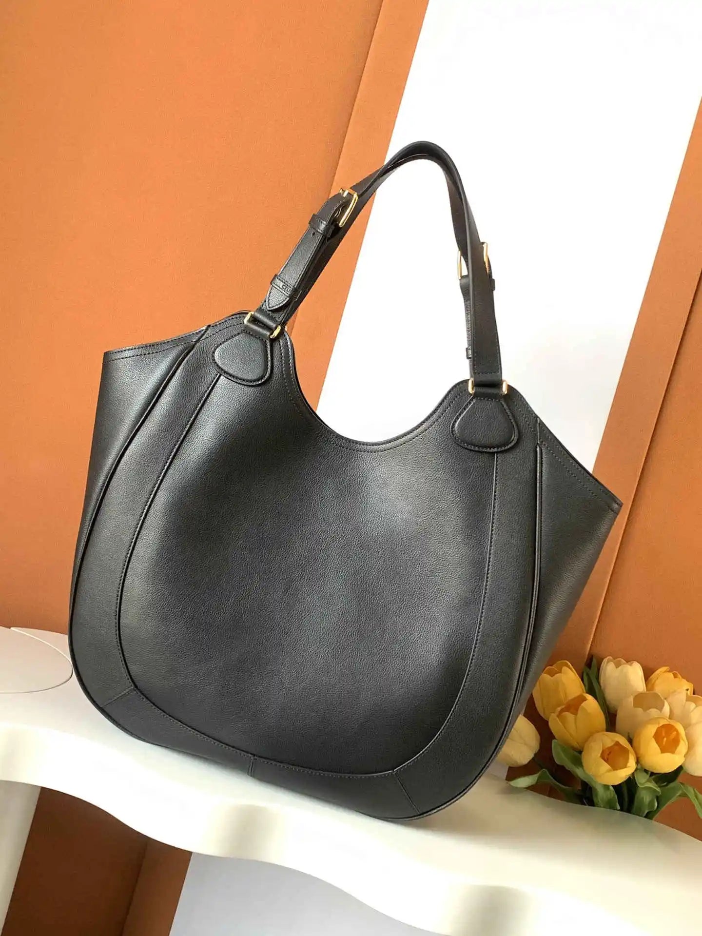 Quiet Luxury Minimalist Leather Hobo Tote Bag Old Money Aesthetic Women
