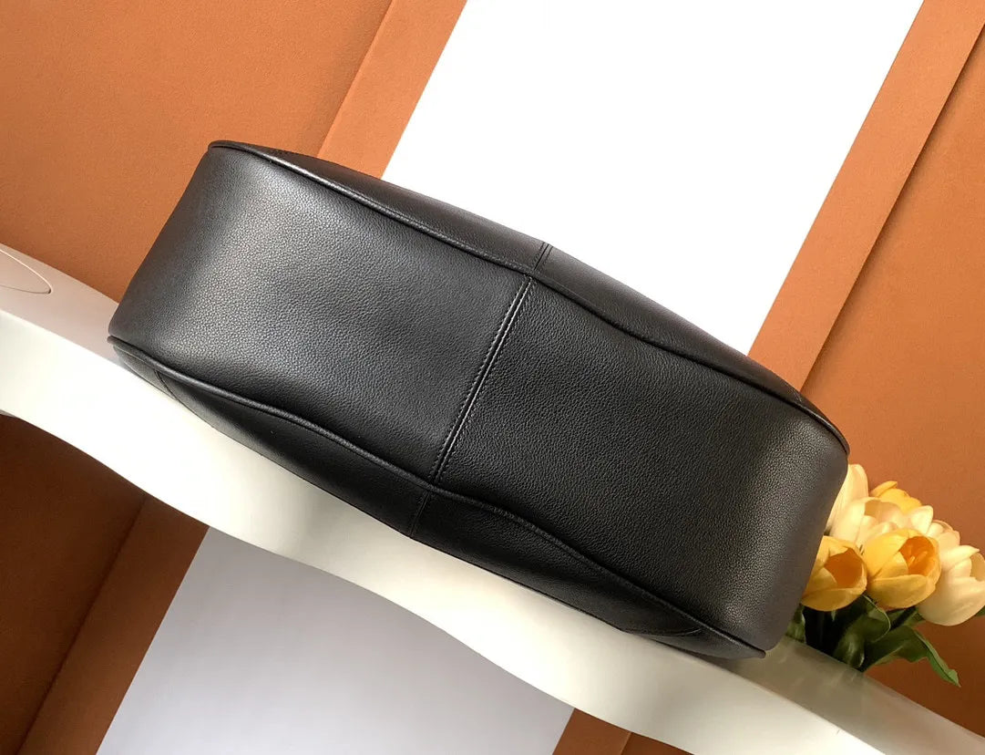 Quiet Luxury Minimalist Leather Hobo Tote Bag Old Money Aesthetic Women