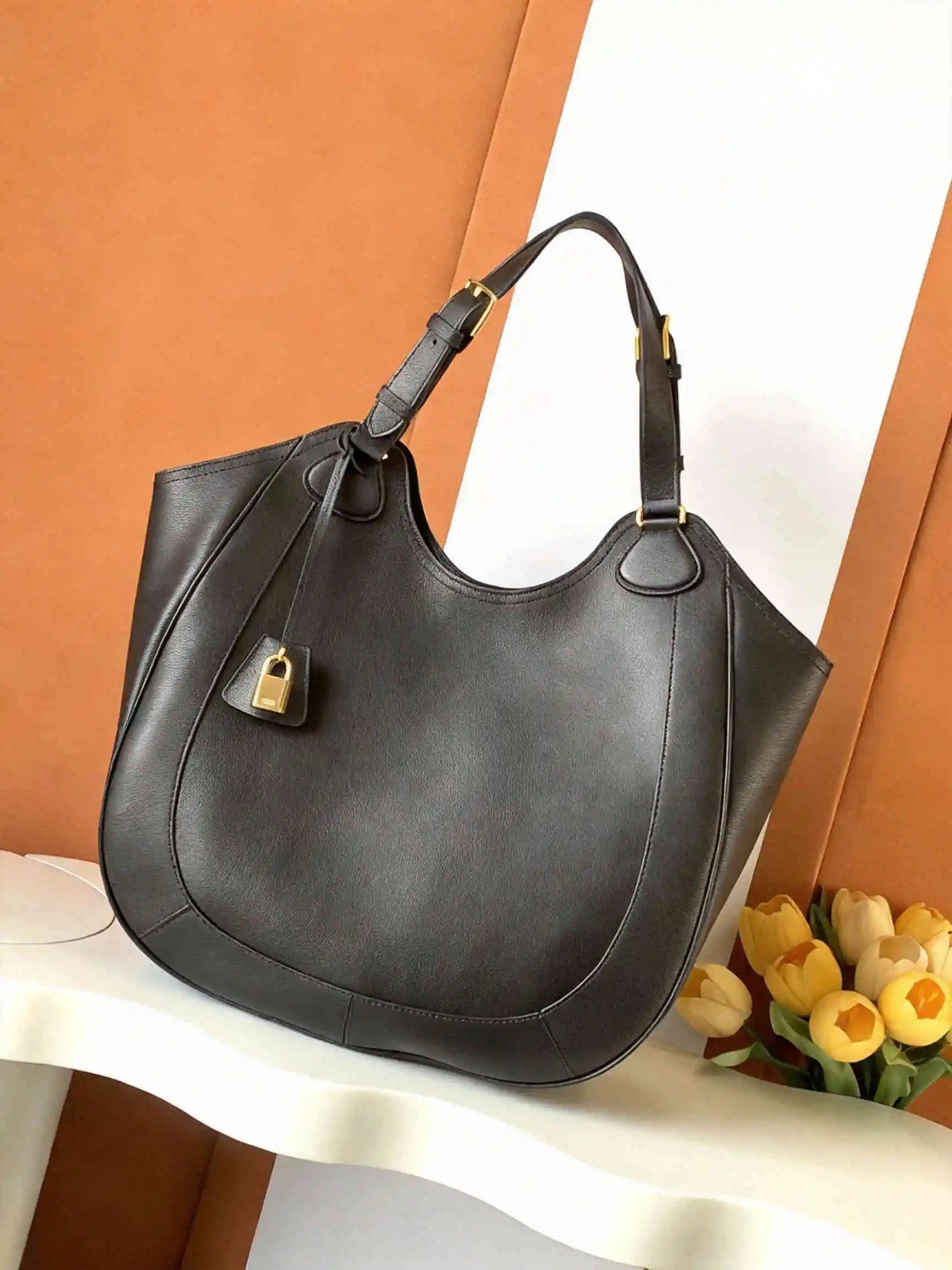 Quiet Luxury Minimalist Leather Hobo Tote Bag Old Money Aesthetic Women